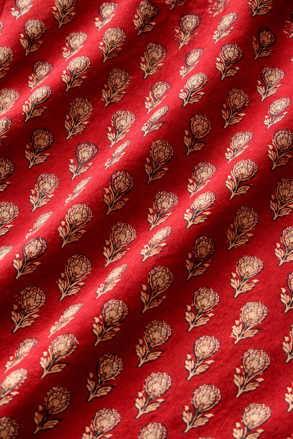 Red Hot Roots – Hand-Printed Cotton Kurta with Classic Indian Charm